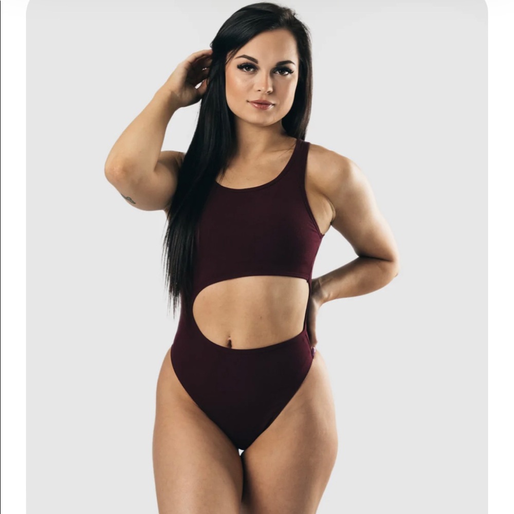 Alphalete Ribbed Cut Out Maroon Bodysuit